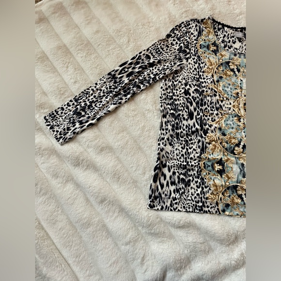 Chico’s Top. - Picture 5 of 6